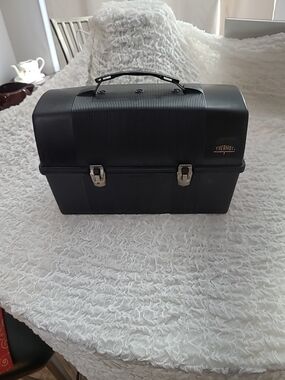Thermos Black Men's Luncbox with Metal Latches